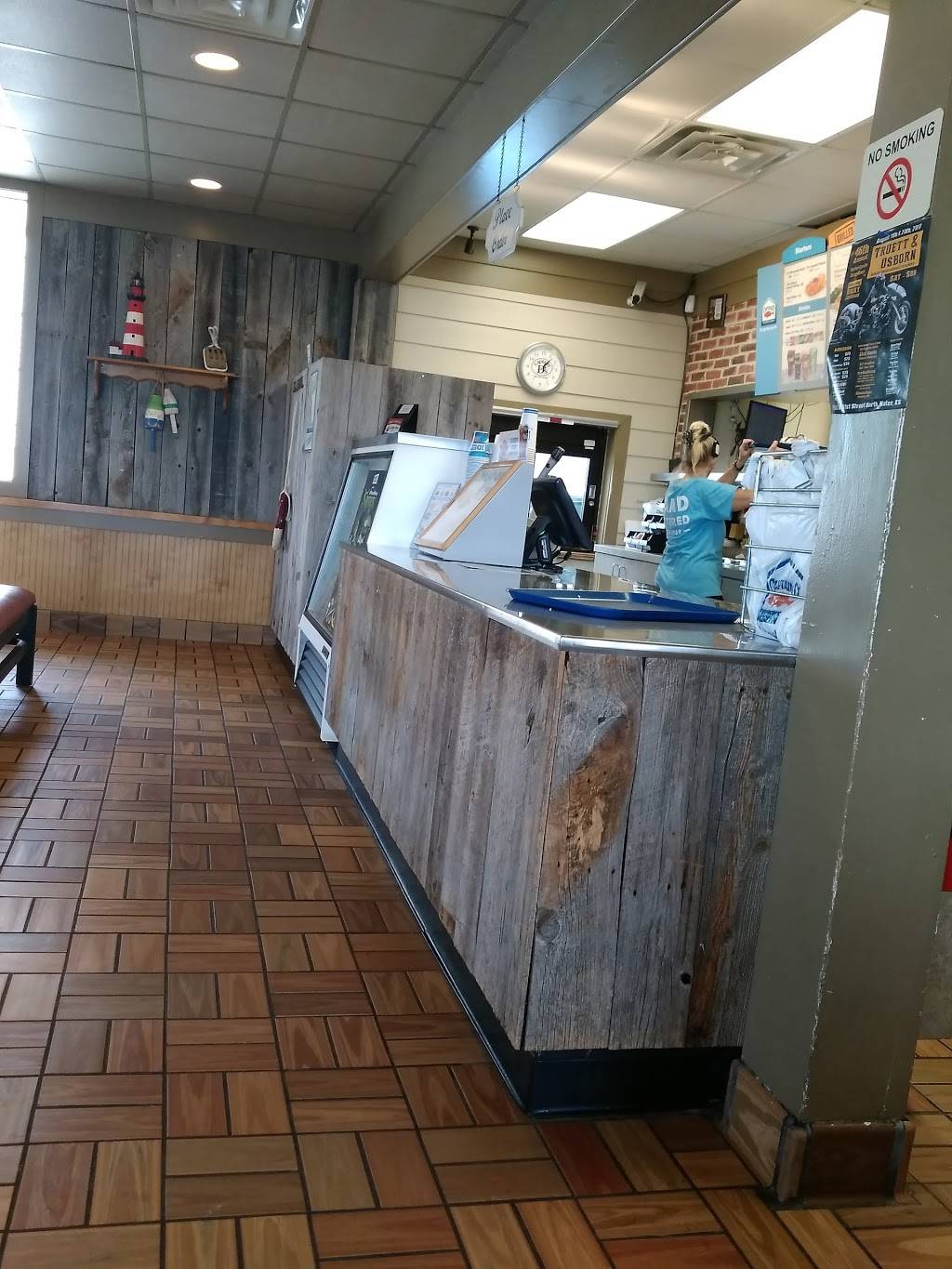 Captain Ds | restaurant | 1321 S Noland Rd, Independence, MO 64055, USA | 8162526288 OR +1 816-252-6288