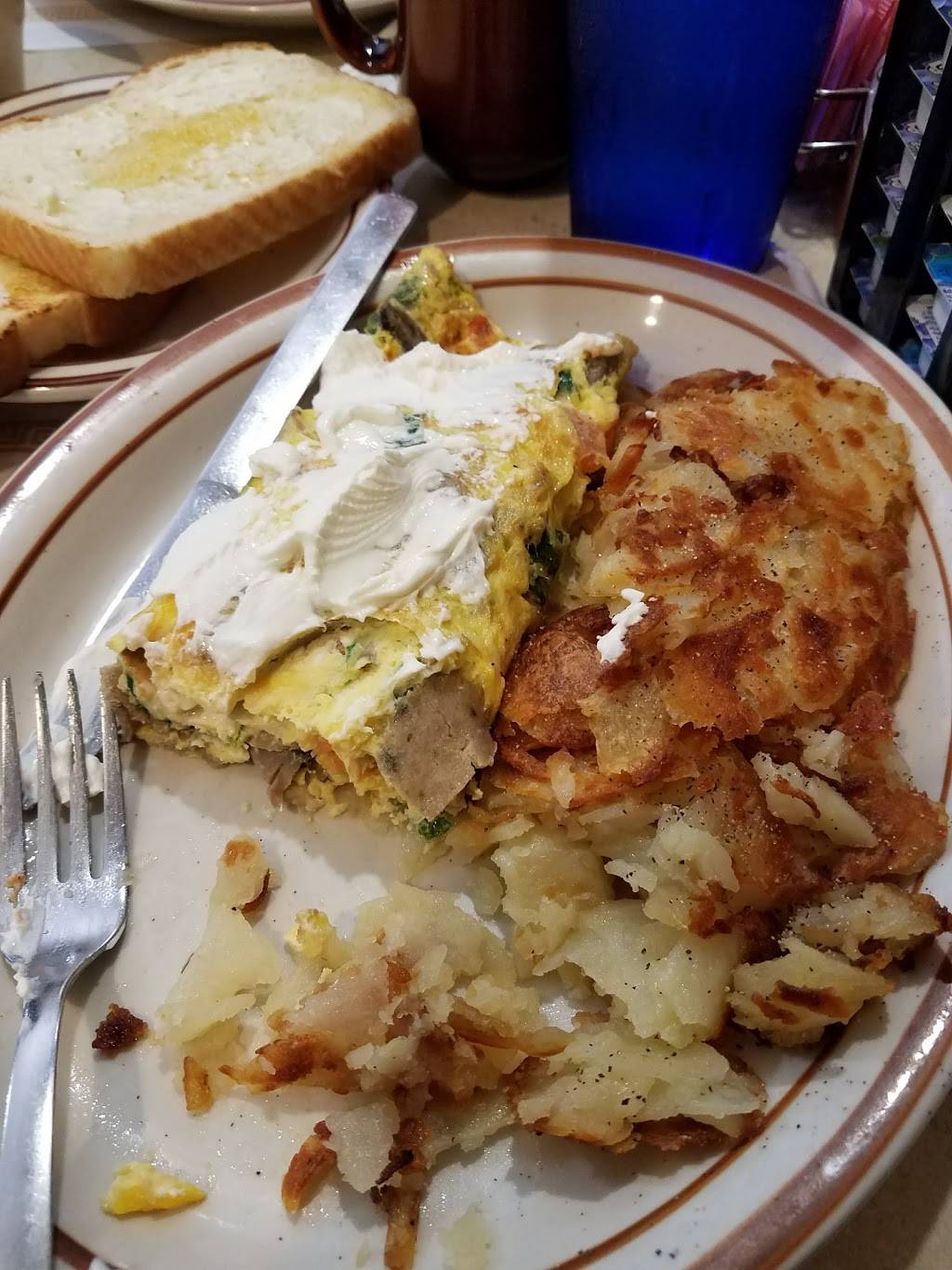 New Day Cafe | cafe | 2919 S 3rd St, Terre Haute, IN 47802, USA | 8122353200 OR +1 812-235-3200