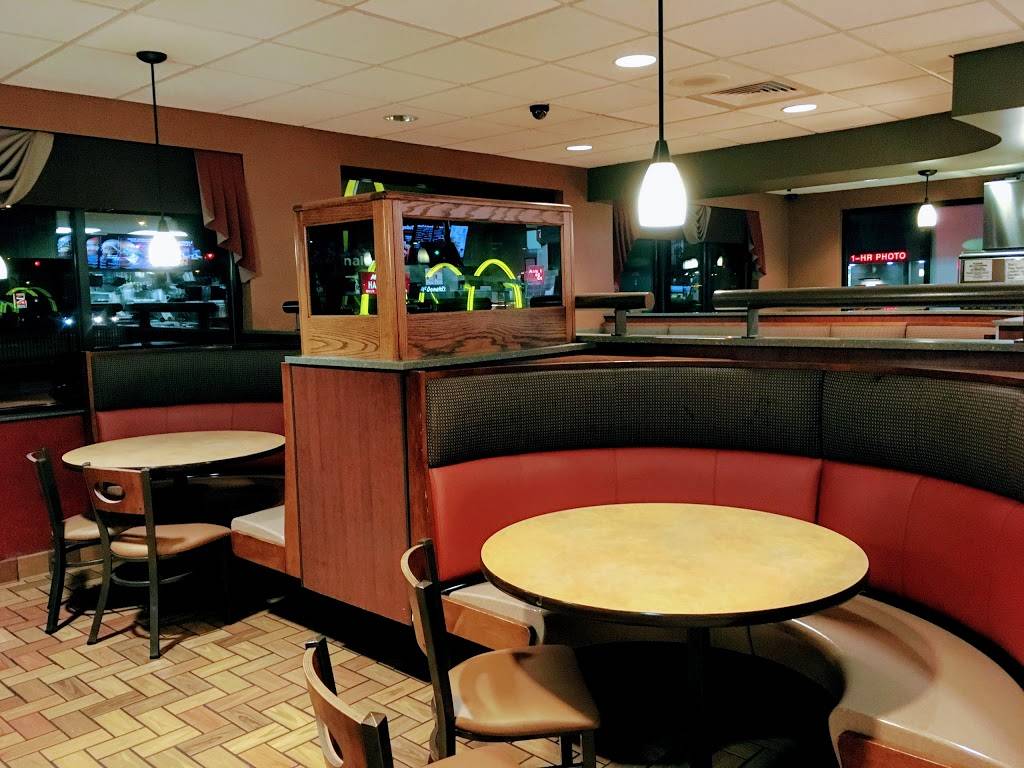 McDonalds | cafe | 7969 N Milwaukee Ave, Niles, IL 60714, USA | 8479652391 OR +1 847-965-2391