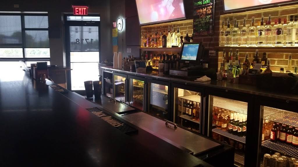 Jimmy Ds District | restaurant | 1718 W Northwest Hwy, Arlington Heights, IL 60004, USA | 8472551340 OR +1 847-255-1340