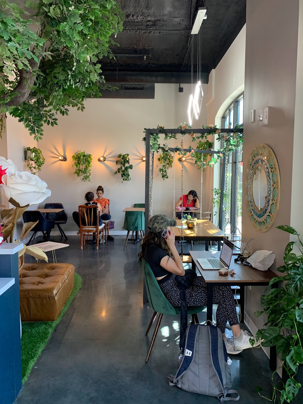 Lady and the Mug | cafe | 510 W Grand Central Ave, Tampa, FL 33606, USA | 8133744871 OR +1 813-374-4871