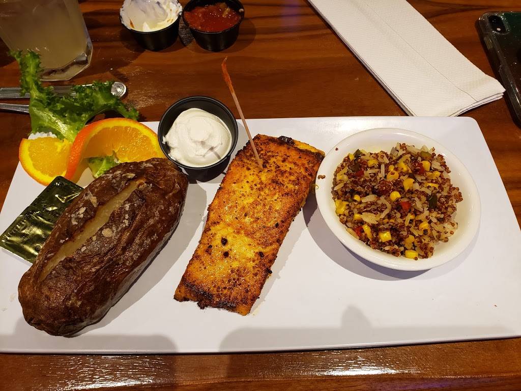 Breeze Bar & Grille | restaurant | 12401 International Dr, Orlando, FL 32821, USA | 4072385000 OR +1 407-238-5000