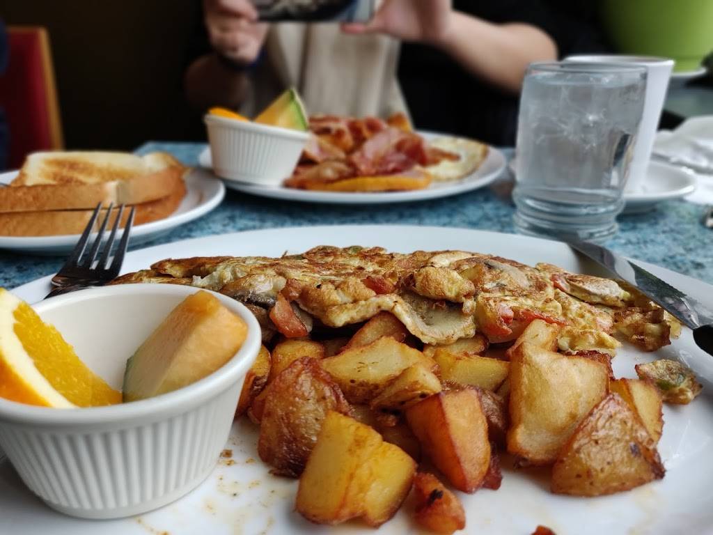 New York Cafe | restaurant | 757 Broadview Ave, Toronto, ON M4K 2P6, Canada | 4167784444 OR +1 416-778-4444