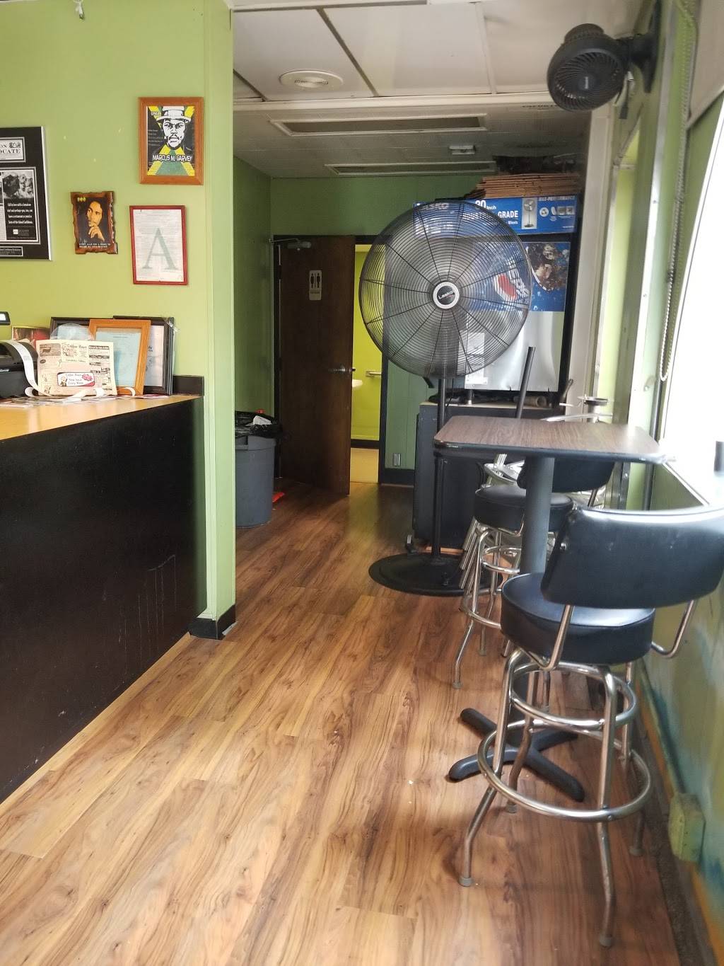 Taste of the Island | restaurant | 436 E Capitol St, Jackson, MS 39201, USA | 6013605900 OR +1 601-360-5900