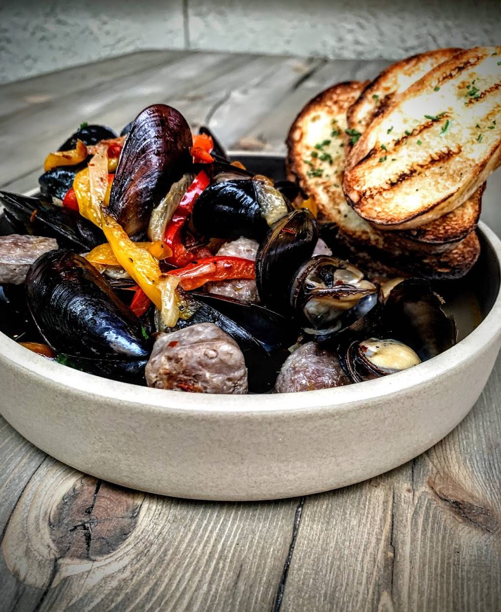 Emigration Brewing Co. | restaurant | 4170 Emigration Canyon Rd, Salt Lake City, UT 84108, USA | 3858001098 OR +1 385-800-1098