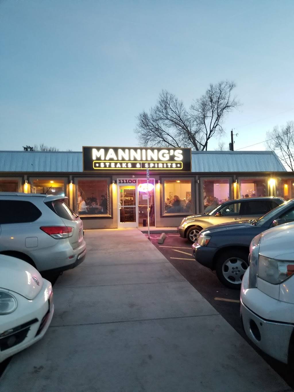 Mannings Steaks and Spirits | restaurant | 11100 W Alameda Ave, Lakewood, CO 80226, USA | 7204846567 OR +1 720-484-6567