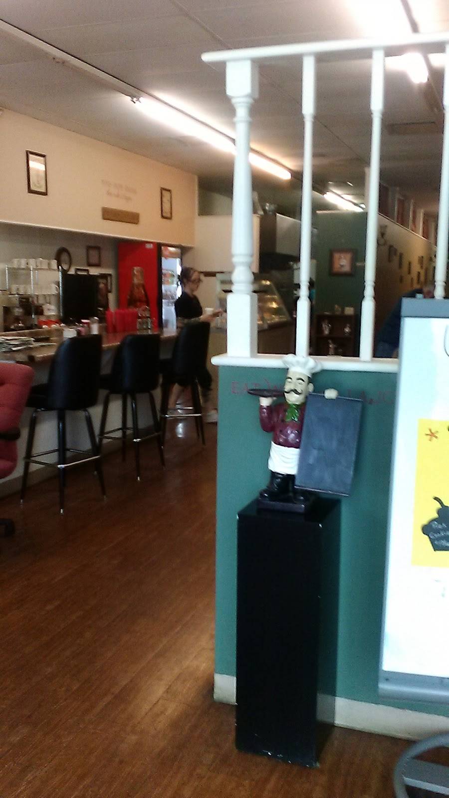 Dixies Diner | restaurant | 9680 E Center St, Windham, OH 44288, USA | 3303266077 OR +1 330-326-6077