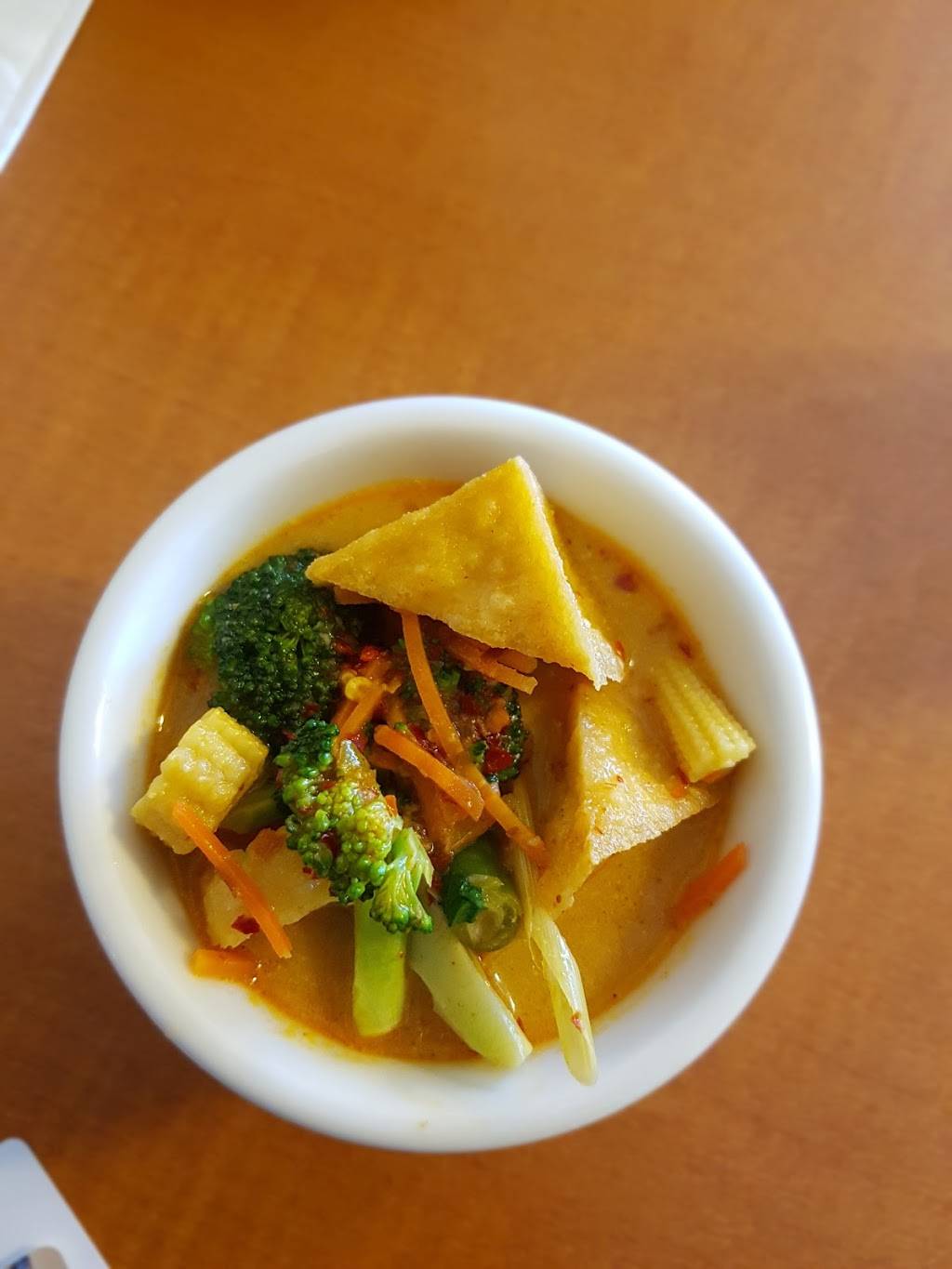 Golden Thai Kitchen | restaurant | 1820 N 75th Ave #110, Phoenix, AZ 85035, USA | 6238499301 OR +1 623-849-9301