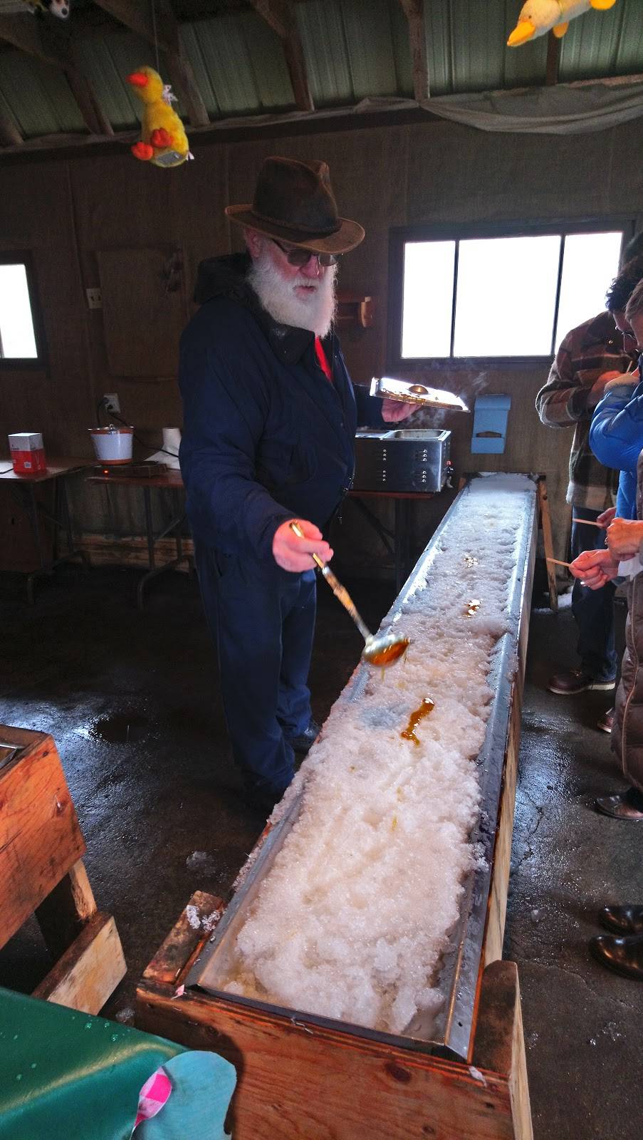 Erabliere Au Pain De Sucre | restaurant | 1145 Ch du Petit Bernier, Saint-Jean-sur-Richelieu, QC J3B 6Y8, Canada | 4503463442 OR +1 450-346-3442