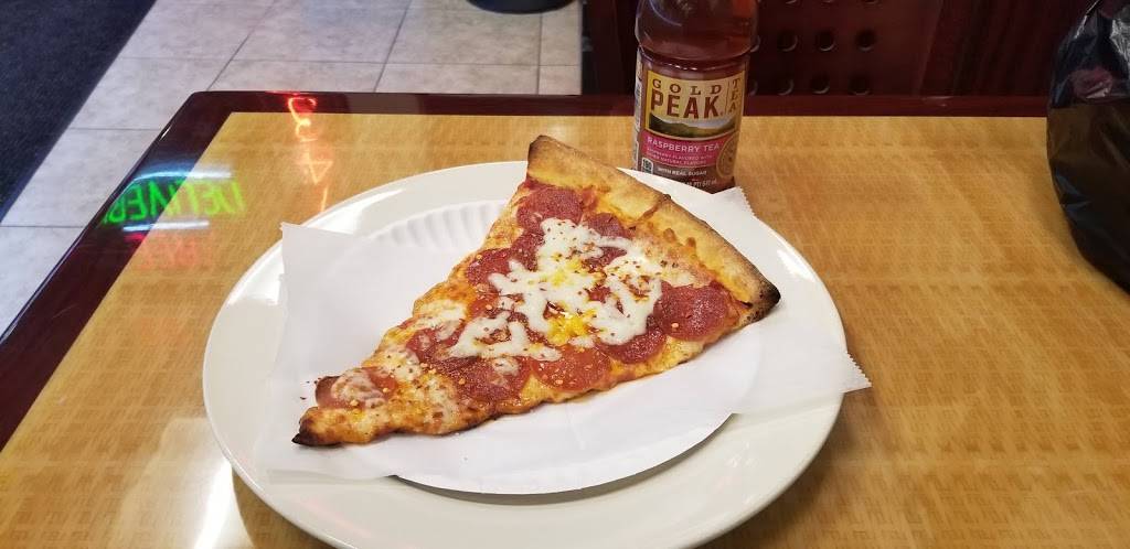 Venezia Pizzeria & Restaurant | restaurant | 3338 Hillside Avenue, New Hyde Park, NY 11040, USA | 5167439511 OR +1 516-743-9511