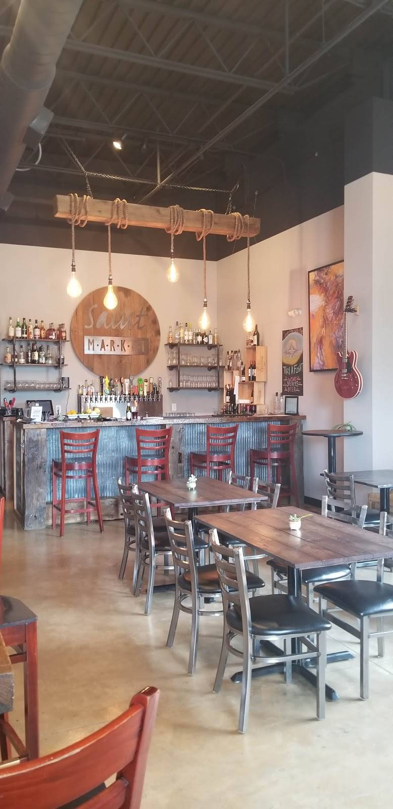 Salut Tasting Room | restaurant | 3112 S Westnedge Ave, Kalamazoo, MI 49008, USA | 2693432620 OR +1 269-343-2620