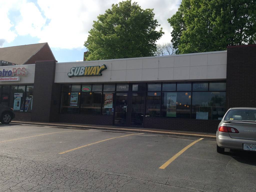 Subway Restaurants | restaurant | 7249 & 7245 Manchester Rd, Maplewood, MO 63143, USA | 3147816262 OR +1 314-781-6262