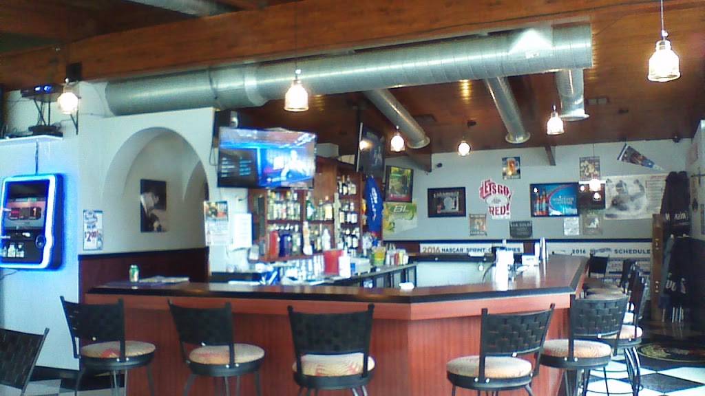 R and Ds House Divided | restaurant | 2148 University Ave, Green Bay, WI 54302, USA | 9204550722 OR +1 920-455-0722