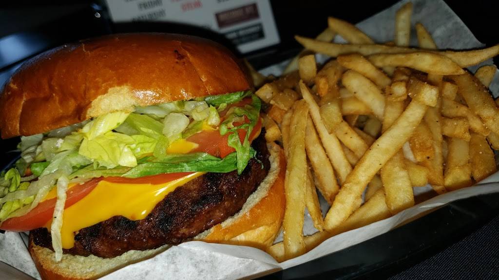 Crazy chicken sports grille | restaurant | 790 Arlington Ridge UNIT 100, Akron, OH 44312, USA | 3306452277 OR +1 330-645-2277