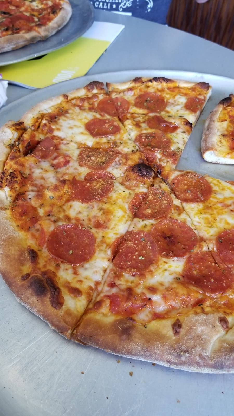 Rennas Pizza Riverplace Shopping Center | restaurant | 11111 San Jose Blvd #12, Jacksonville, FL 32223, USA | 9042922300 OR +1 904-292-2300