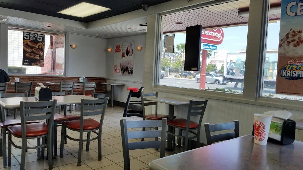 Wienerschnitzel | restaurant | 10056 Sierra Ave, Fontana, CA 92335, USA | 9094287669 OR +1 909-428-7669