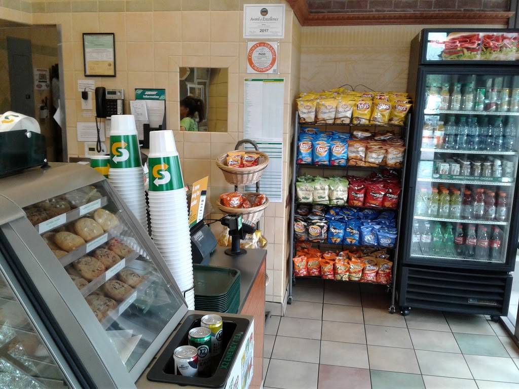 Subway Restaurants | restaurant | 3909 Irvine Blvd, Irvine, CA 92602, USA | 7145052284 OR +1 714-505-2284