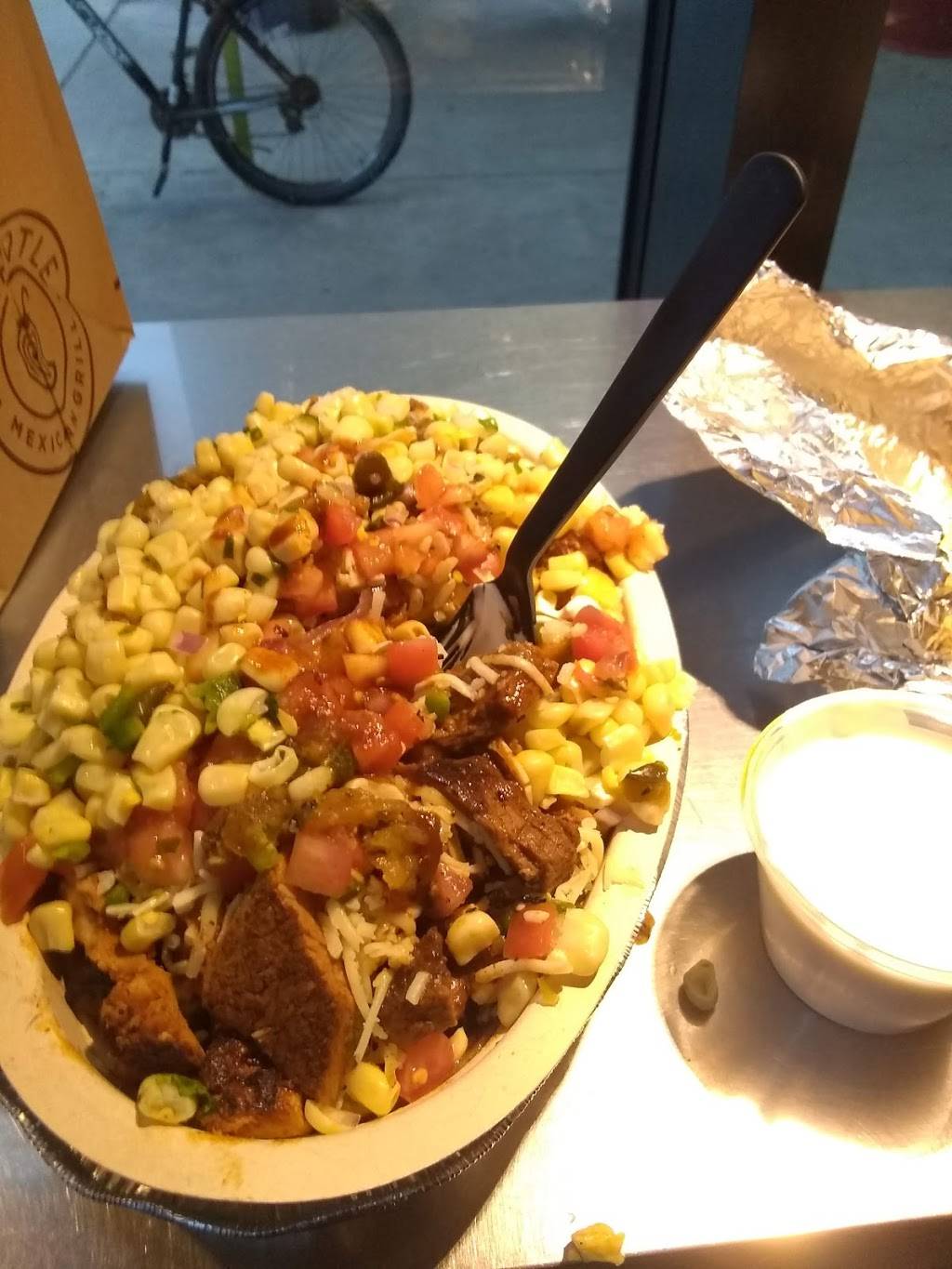 Chipotle Mexican Grill | restaurant | 11452 Euclid Ave, Cleveland, OH 44106, USA | 2164722297 OR +1 216-472-2297
