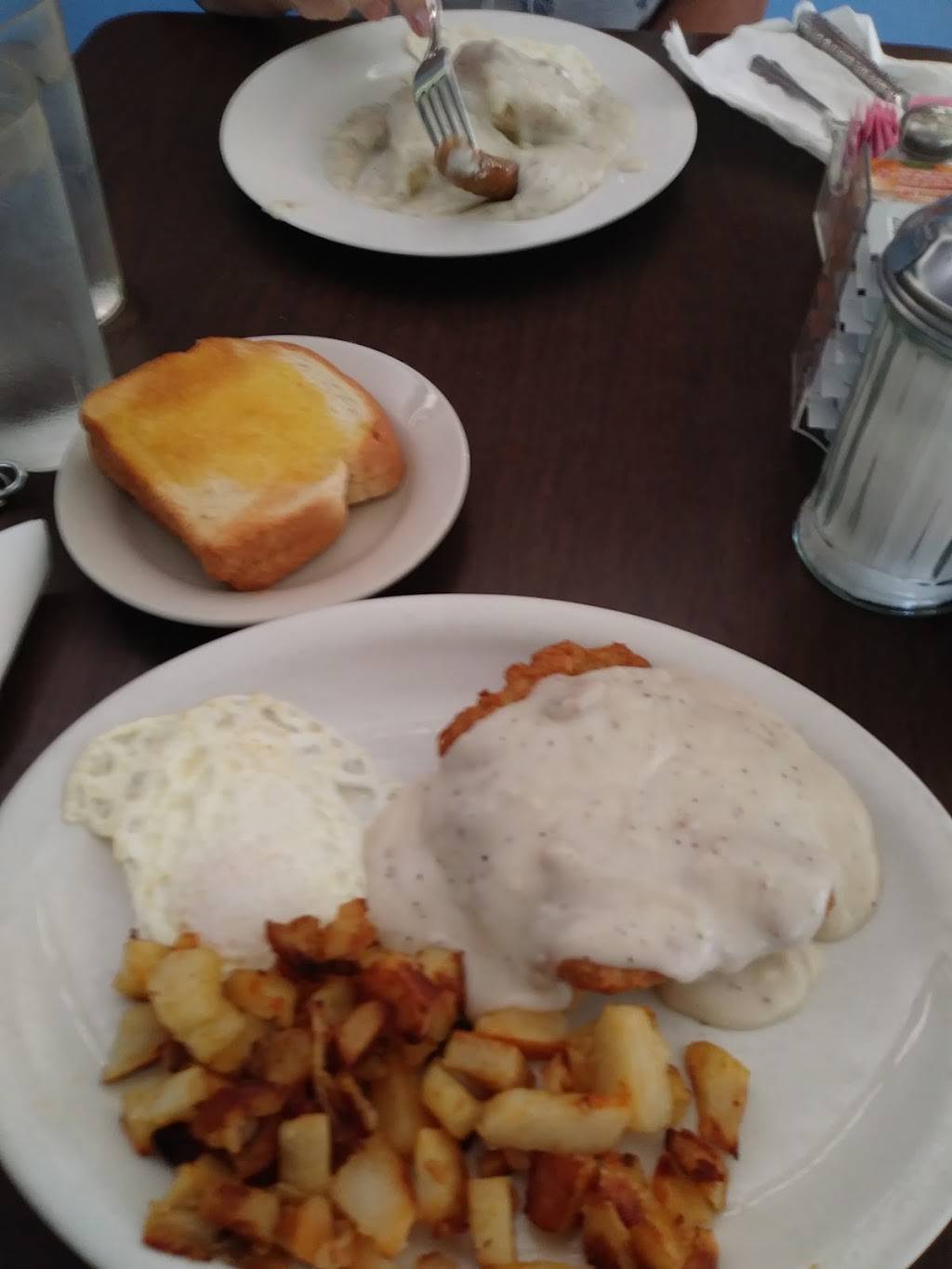 Old Village Restaurant | restaurant | 1180 Aurora Rd, Melbourne, FL 32935, USA | 3212548559 OR +1 321-254-8559