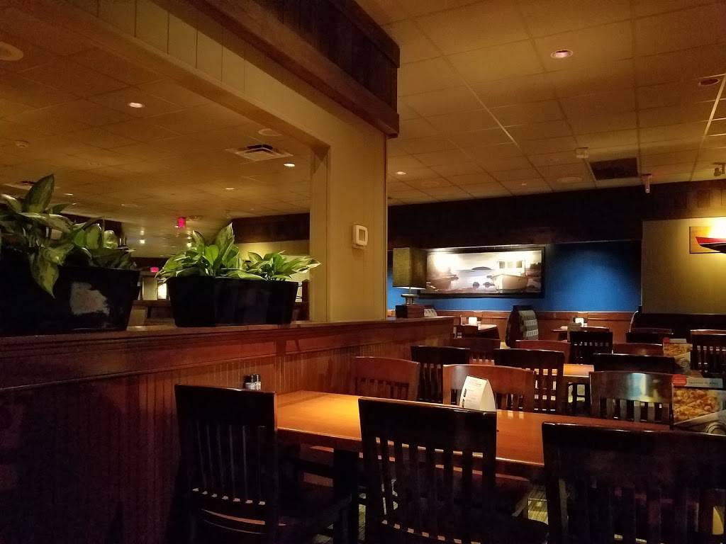 Red Lobster | restaurant | 223 W McGalliard Rd, Muncie, IN 47303, USA | 7652886768 OR +1 765-288-6768