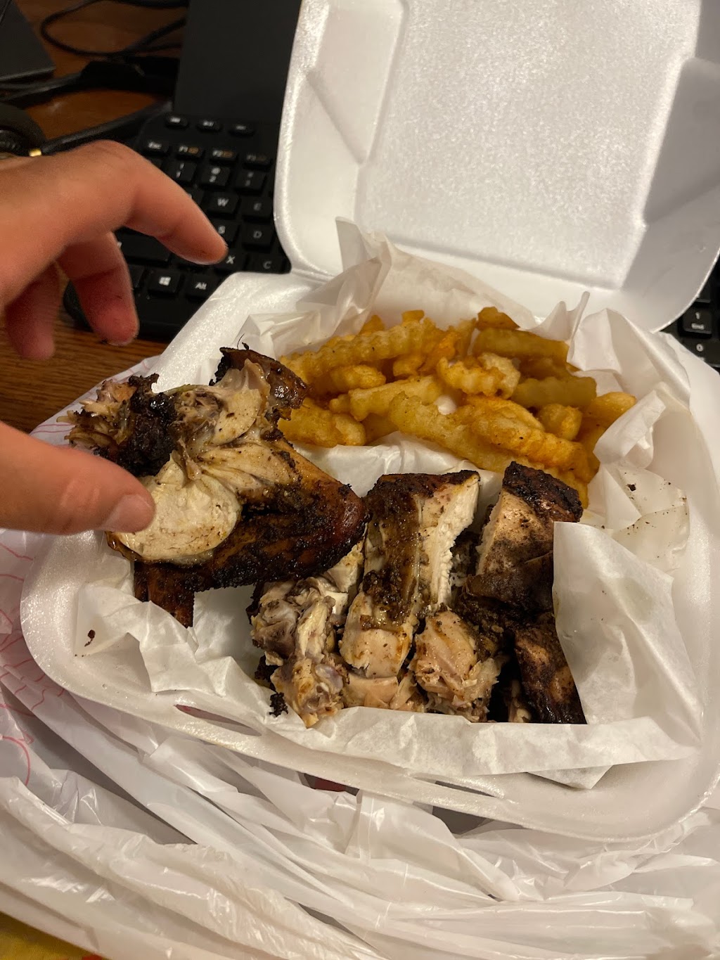 Rolands Jamaica Chicken | restaurant | 4070 N Belt Line Rd Suite 162, Irving, TX 75038, USA | 4694507422 OR +1 469-450-7422