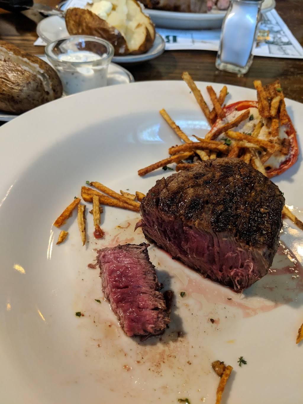 Benders Tavern | restaurant | 137 Court Ave SW, Canton, OH 44702, USA | 3304538424 OR +1 330-453-8424