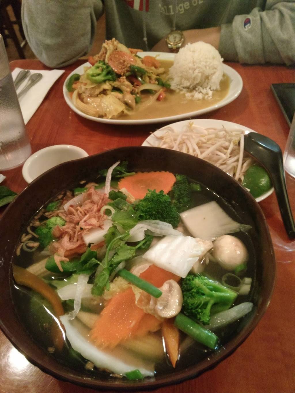 Beantown Pho & Grill | restaurant | 272 Newbury St, Boston, MA 02116, USA | 8572638440 OR +1 857-263-8440