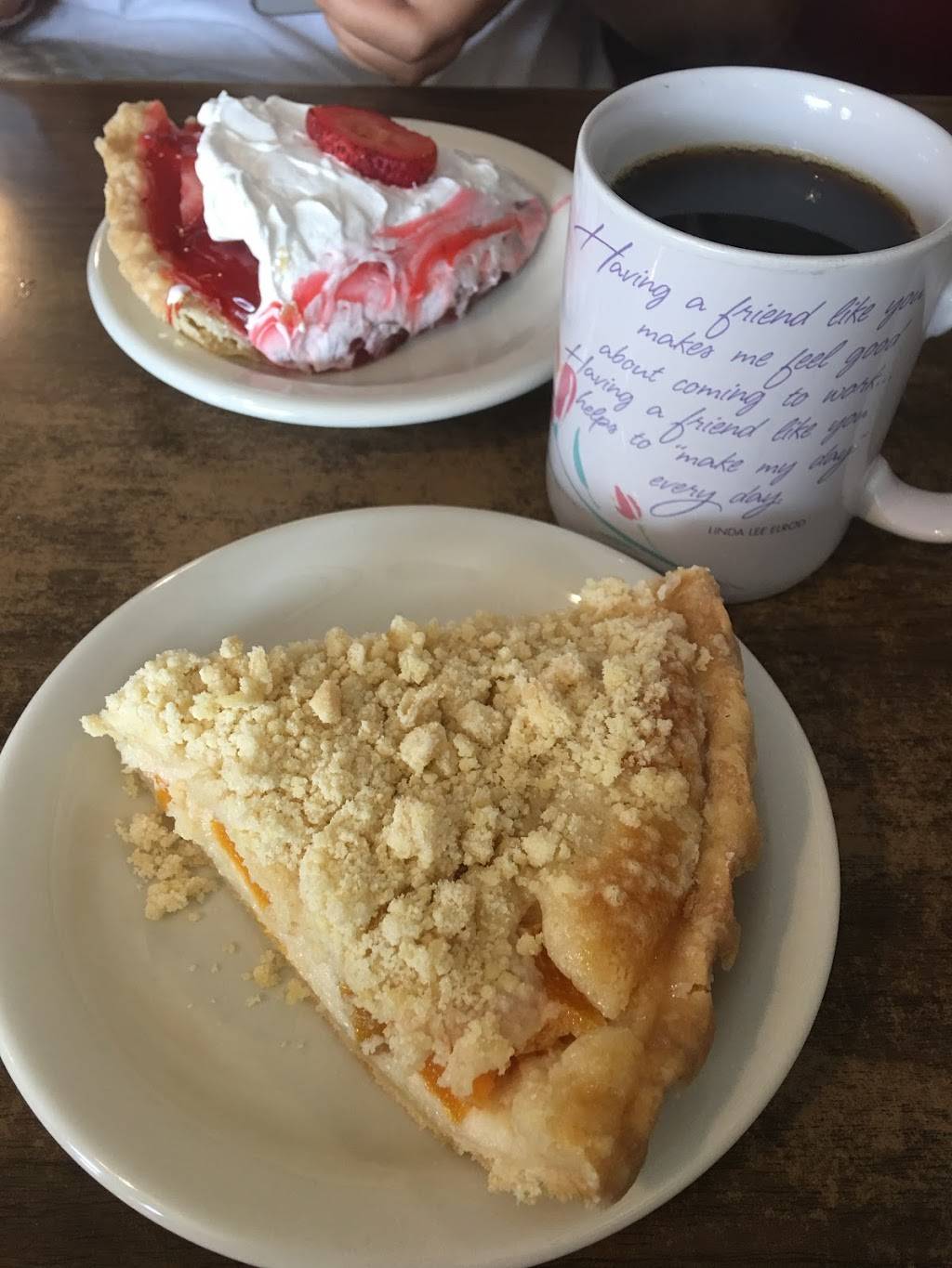 Village Inn | restaurant | 107 S Main St, Middlebury, IN 46540, USA | 5748252043 OR +1 574-825-2043