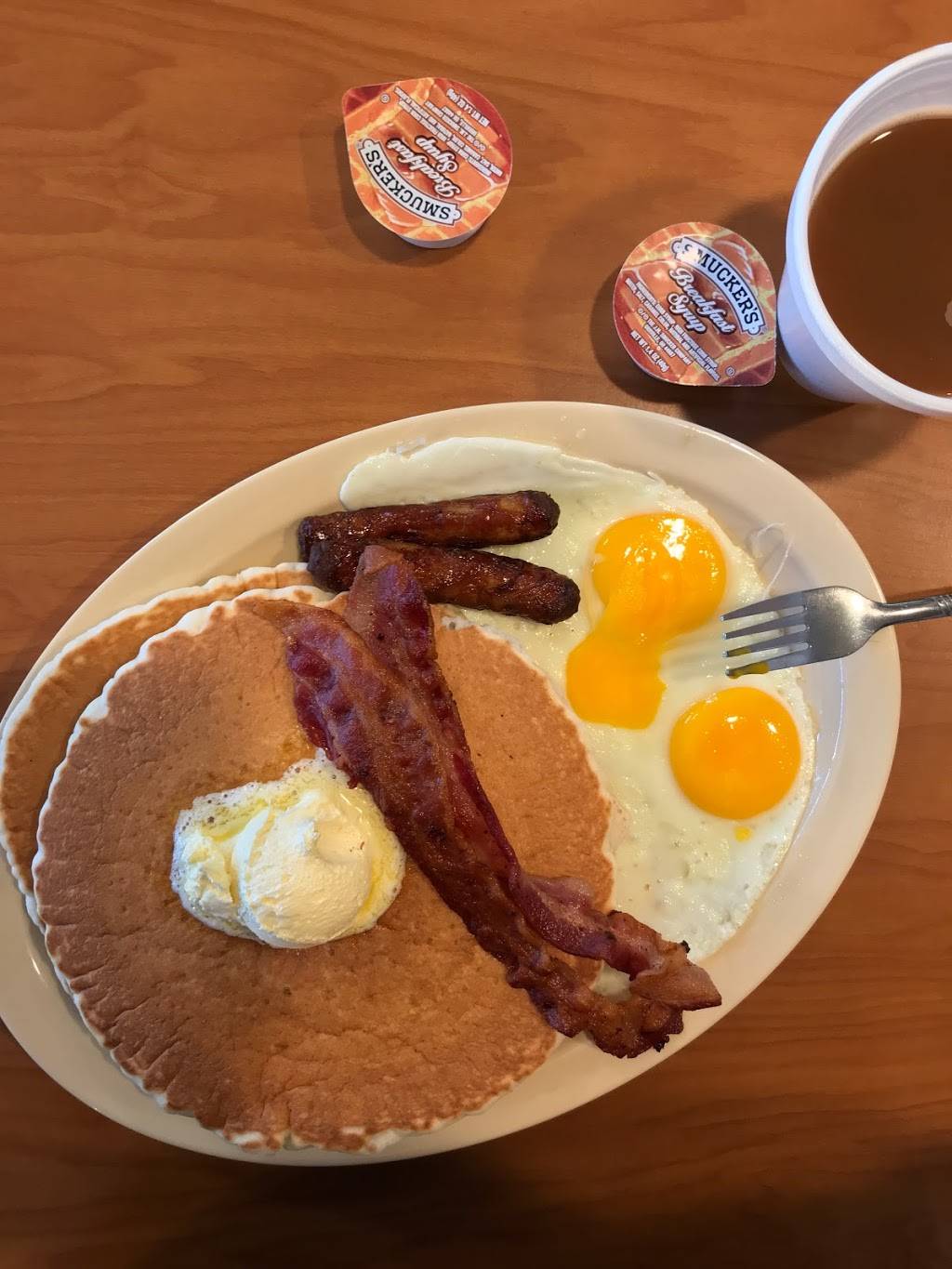 Angelos Burgers | restaurant | 902 W Mission Blvd, Pomona, CA 91766, USA | 9098651480 OR +1 909-865-1480