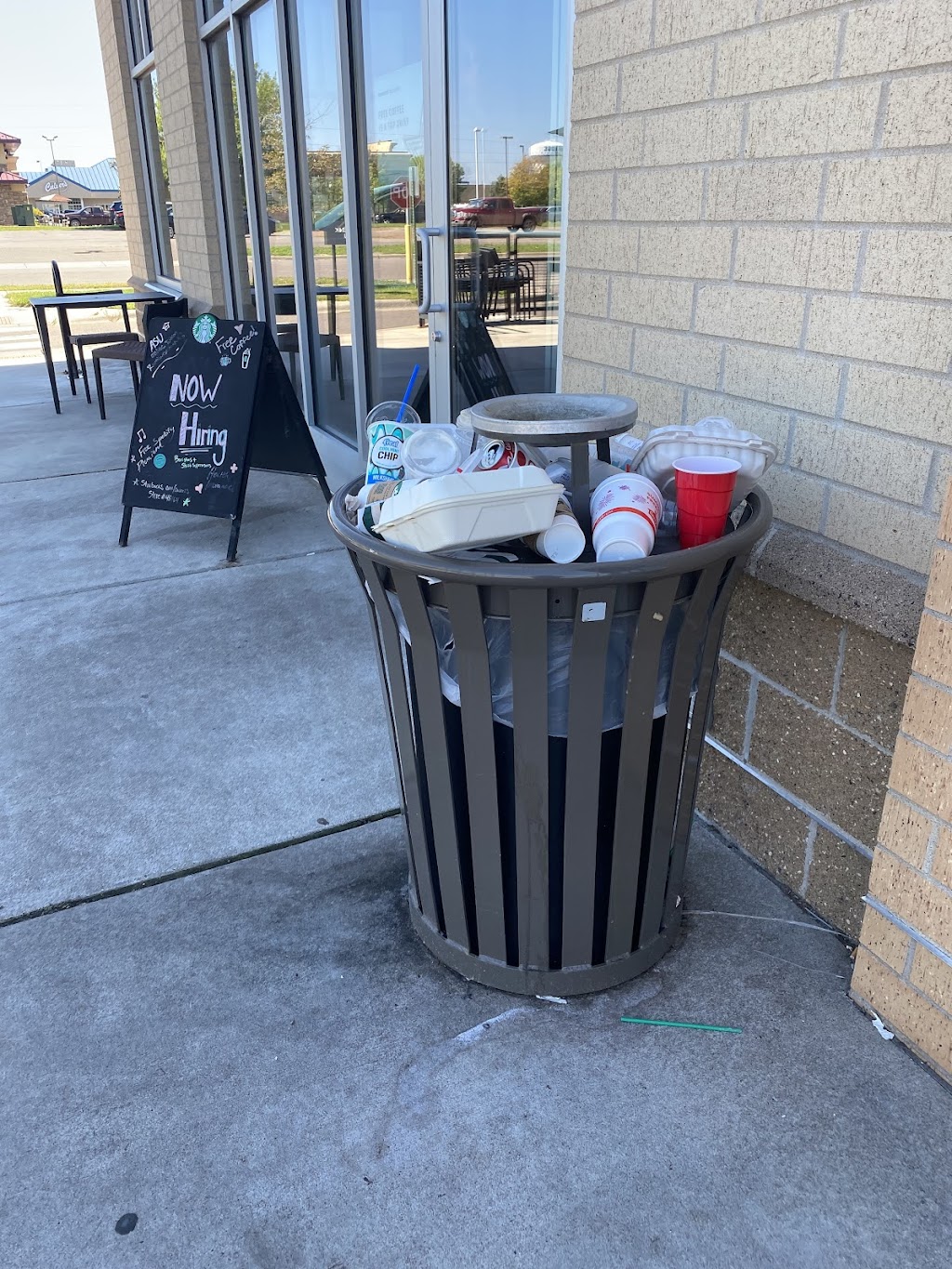 Starbucks | cafe | 1400 1st Ave E Building B, Cambridge, MN 55008, USA | 6122574407 OR +1 612-257-4407