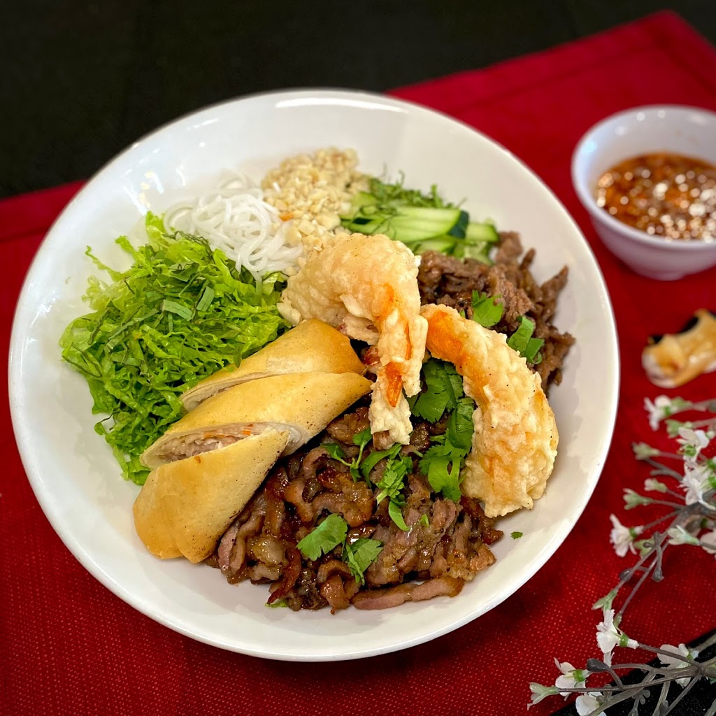 Pho Noodle Station | restaurant | 601 S 6th St Suite 104, Champaign, IL 61820, USA | 2176072350 OR +1 217-607-2350