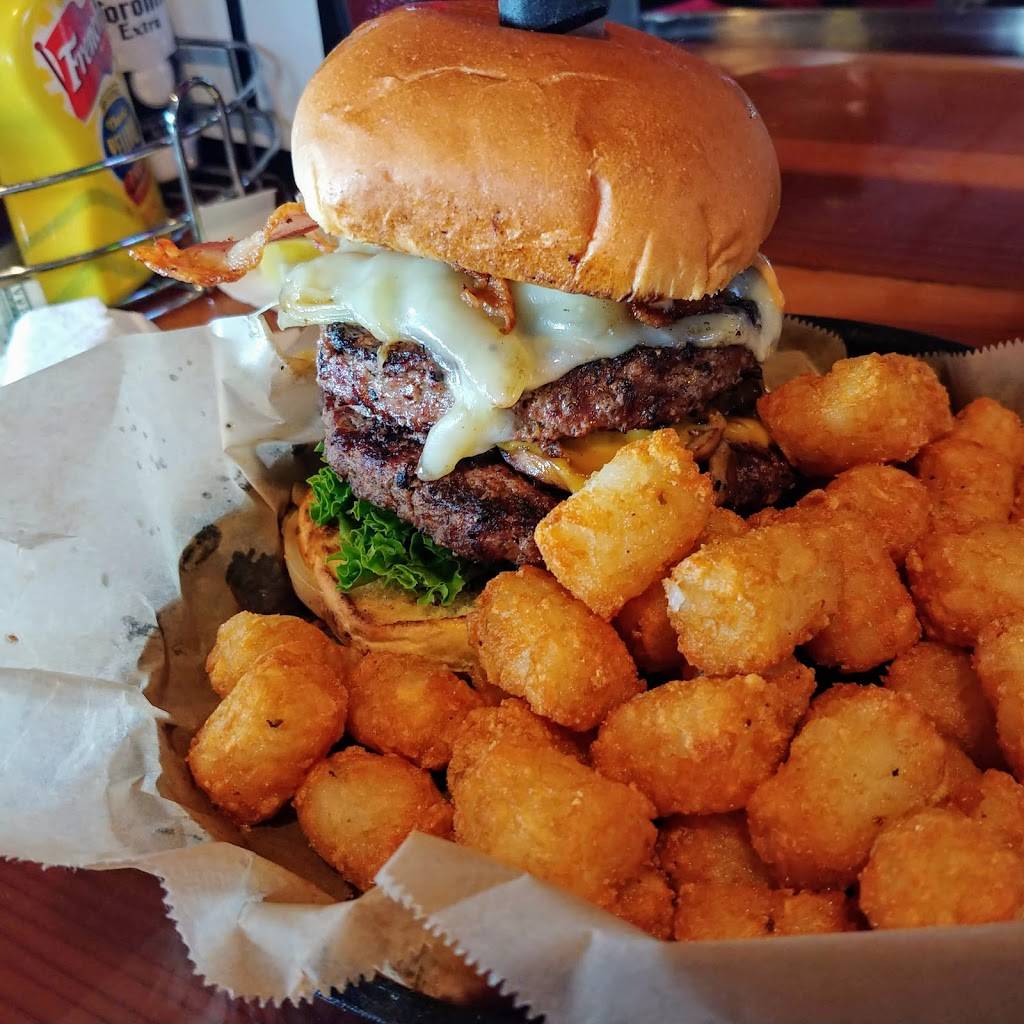 Hamburger Marys St Pete | restaurant | 2901 Tyrone Blvd N, St. Petersburg, FL 33710, USA | 7278519386 OR +1 727-851-9386