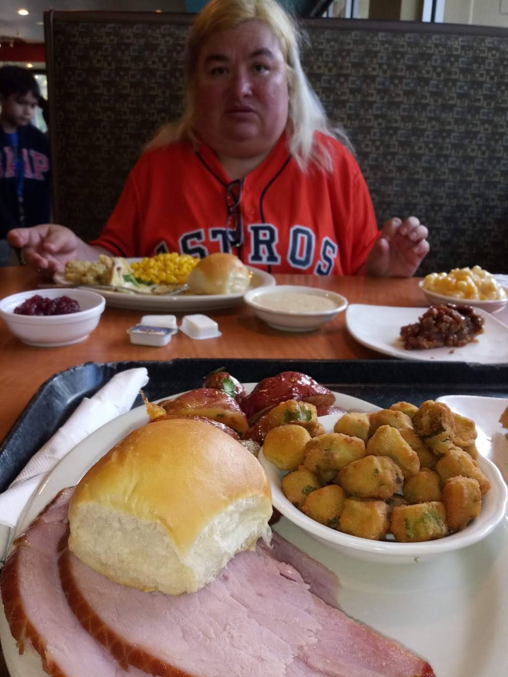 Lubys | restaurant | 2400 S MacGregor Way, Houston, TX 77021, USA | 7137471913 OR +1 713-747-1913