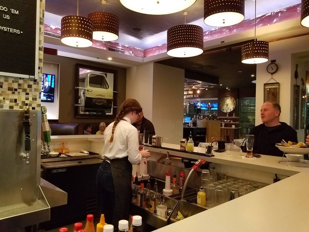 Legacy Kitchen Oyster Counter And Tap | restaurant | 817 Common St, New Orleans, LA 70112, USA | 5048271651 OR +1 504-827-1651