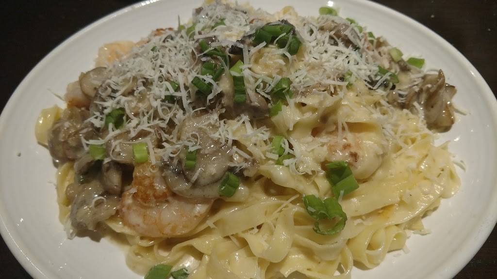 Carrabbas Italian Grill | restaurant | 10408 E Independence Blvd, Matthews, NC 28105, USA | 7048440464 OR +1 704-844-0464