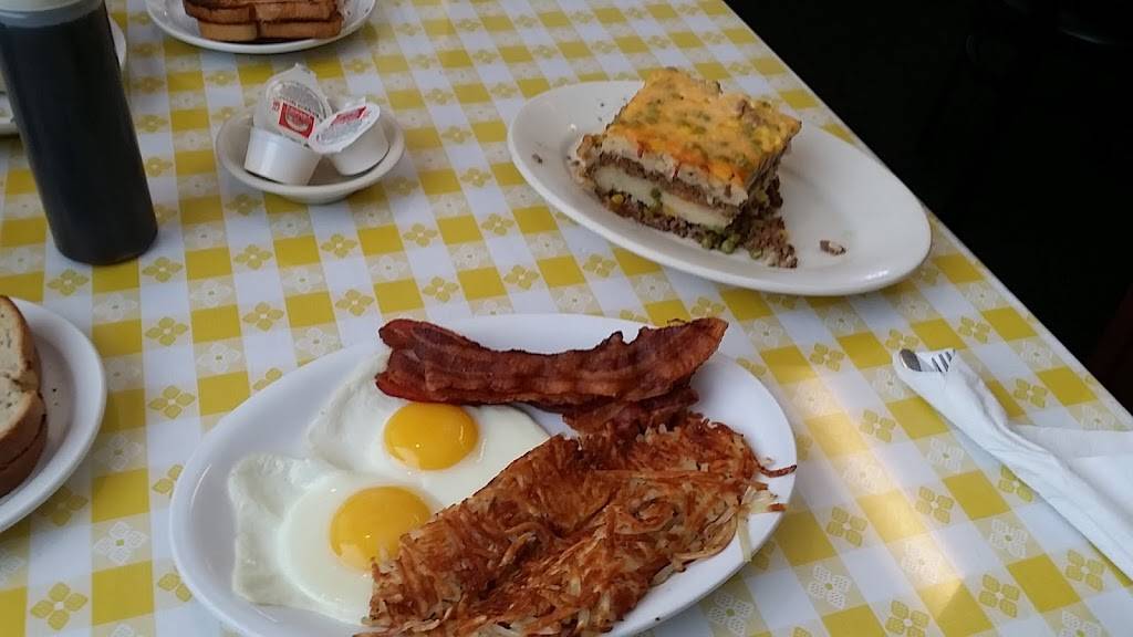 Carols Place | restaurant | 3421 S Orange Ave, Orlando, FL 32806, USA | 4072518860 OR +1 407-251-8860