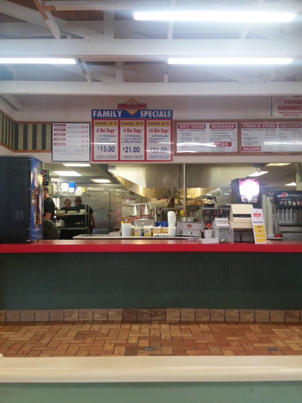 Brighton Hot Dog Shoppe | restaurant | 2401 Noblestown Rd, Pittsburgh, PA 15205, USA | 4124440363 OR +1 412-444-0363