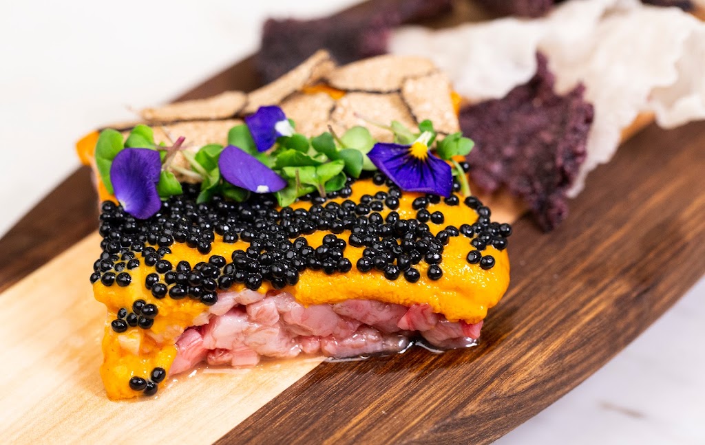 Sushi Boutique | restaurant | 1244 N Dearborn Pkwy, Chicago, IL 60610, USA | 3128181156 OR +1 312-818-1156