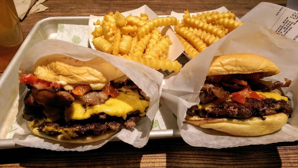 Shake Shack | restaurant | 4999 Old Orchard Shopping Center Space L28, Skokie, IL 60077, USA | 8473801240 OR +1 847-380-1240