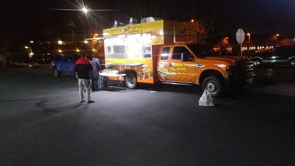 Vanessas Hot Dogs | restaurant | 2770 Story Rd, San Jose, CA 95127, USA | 4089033841 OR +1 408-903-3841