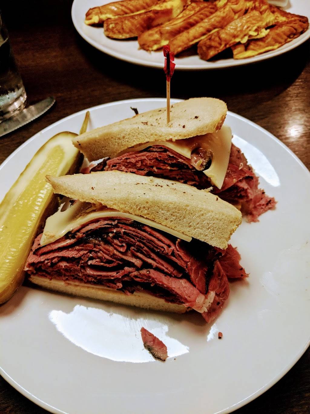 Embers Deli | restaurant | 3598 W Maple Rd, Bloomfield Hills, MI 48301, USA | 2486451033 OR +1 248-645-1033