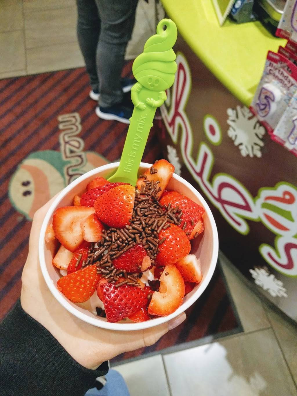 Menchies Frozen Yogurt | bakery | 19171 SE Mill Plain Blvd #107, Vancouver, WA 98683, USA | 3605974055 OR +1 360-597-4055
