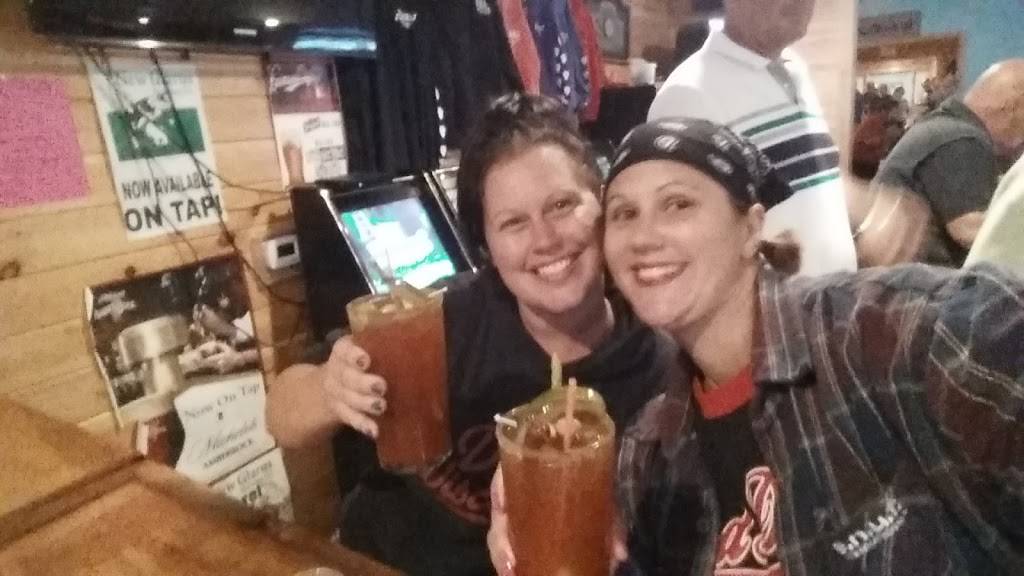 Tracks Bar and Family Dining | restaurant | W7916 Carlton Rd, Spooner, WI 54801, USA | 7156353399 OR +1 715-635-3399