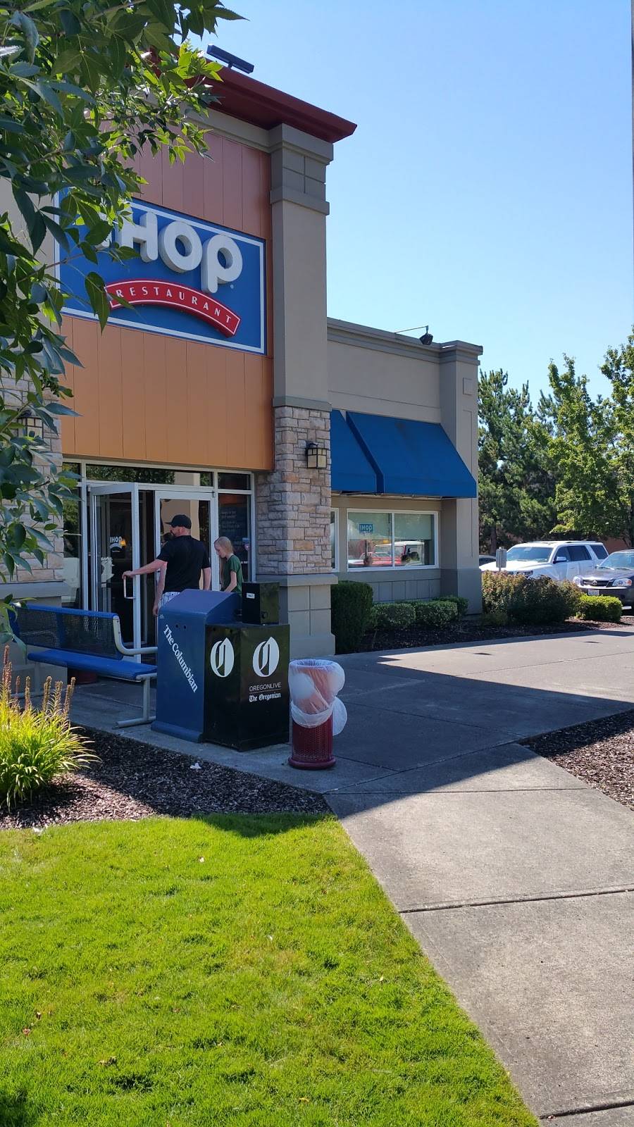 IHOP | restaurant | 7951 NE Vancouver Plaza Dr, Vancouver, WA 98662, USA | 3602544467 OR +1 360-254-4467