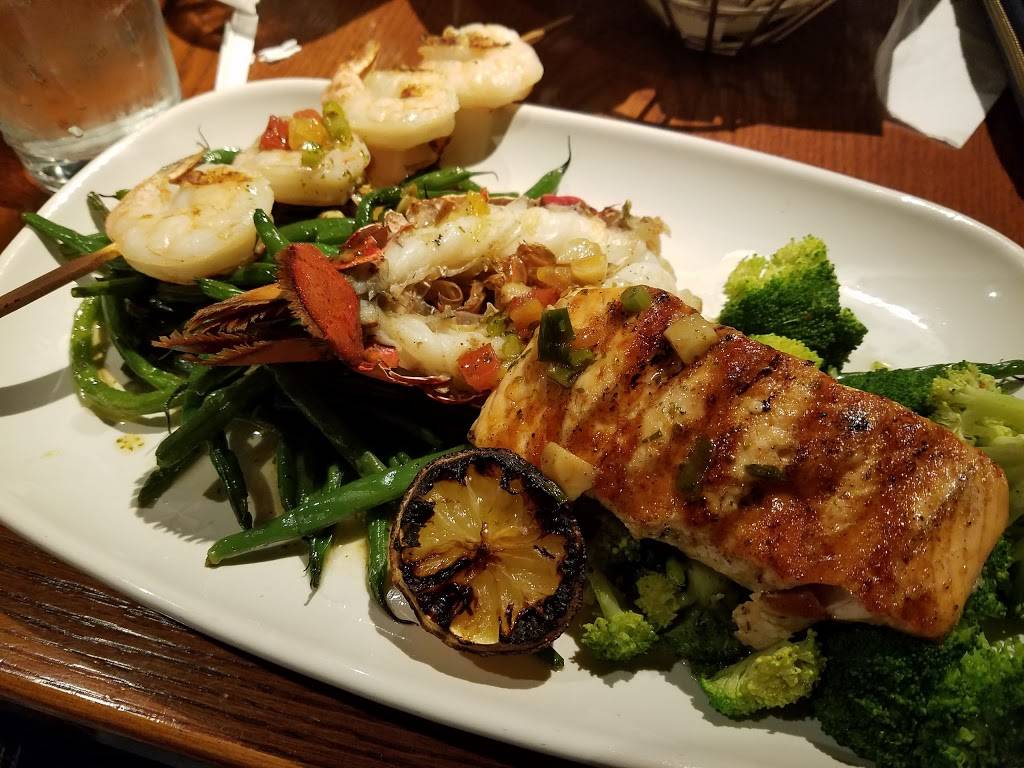 Red Lobster | restaurant | 10290 Technology Blvd E, Dallas, TX 75220, USA | 2143589818 OR +1 214-358-9818