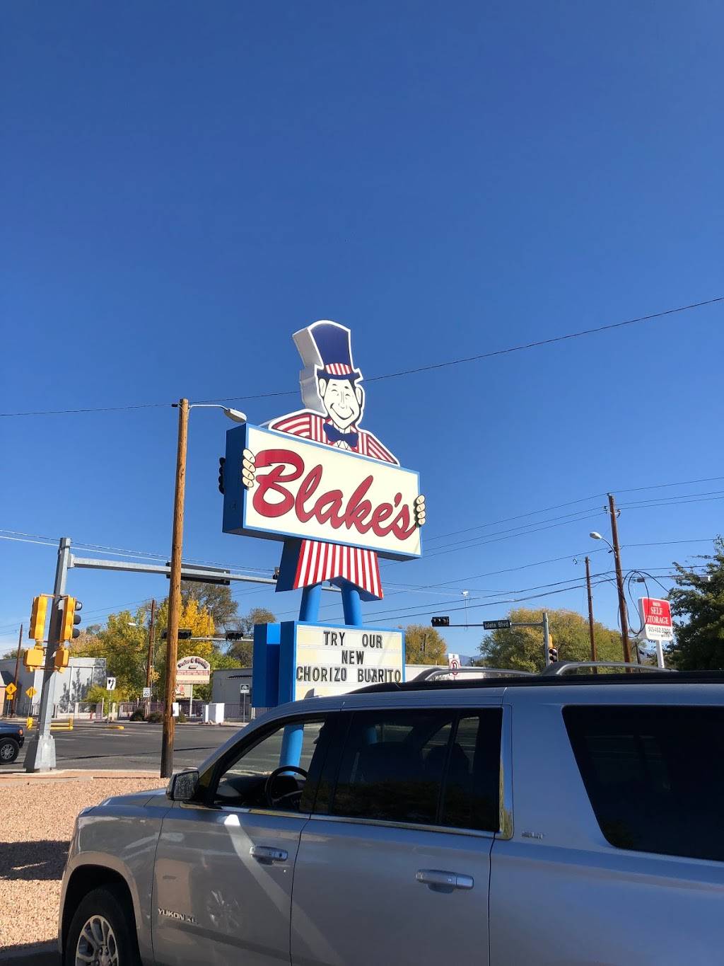 Blakes Lotaburger | restaurant | 3201 Isleta Blvd SW, Albuquerque, NM 87105, USA | 5058771091 OR +1 505-877-1091