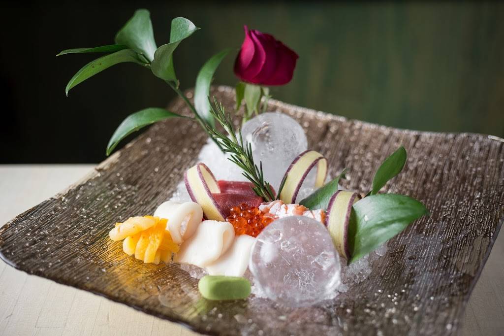 Macku Sushi | restaurant | 2239 N Clybourn Ave, Chicago, IL 60614, USA | 7738808012 OR +1 773-880-8012