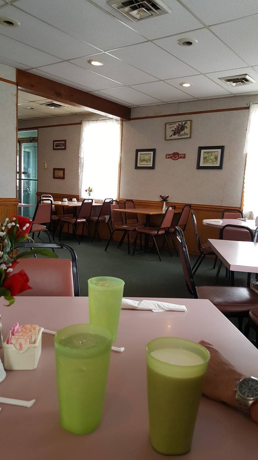 Windy Hill Restaurant | restaurant | 13120 Clear Spring Rd, Clear Spring, MD 21722, USA | 3018422827 OR +1 301-842-2827