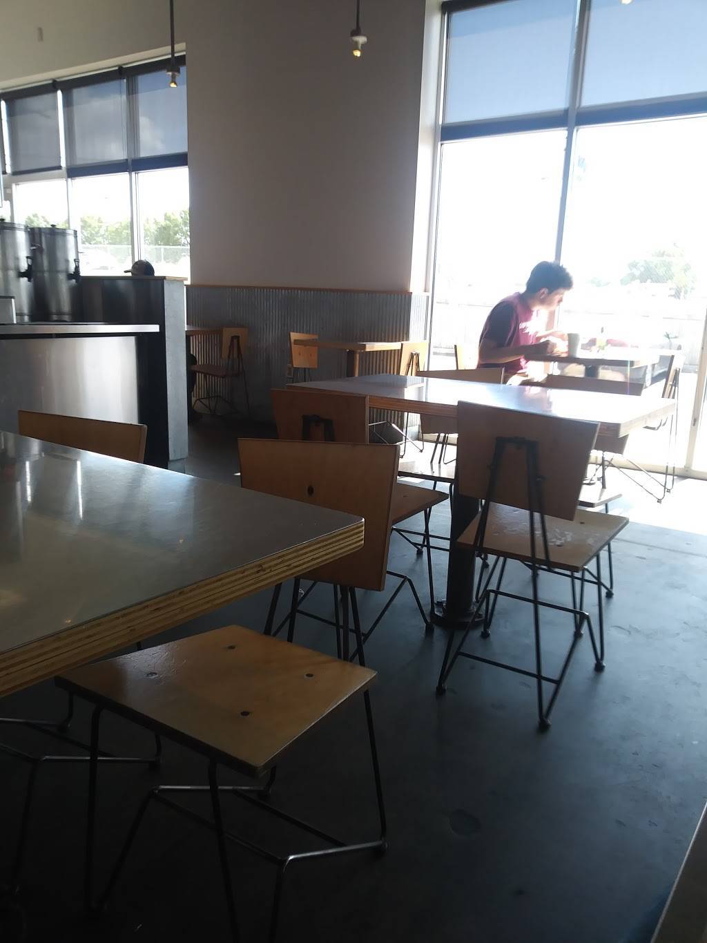 Chipotle Mexican Grill | restaurant | 2040 SW Wanamaker Rd #103, Topeka, KS 66604, USA | 7852733692 OR +1 785-273-3692