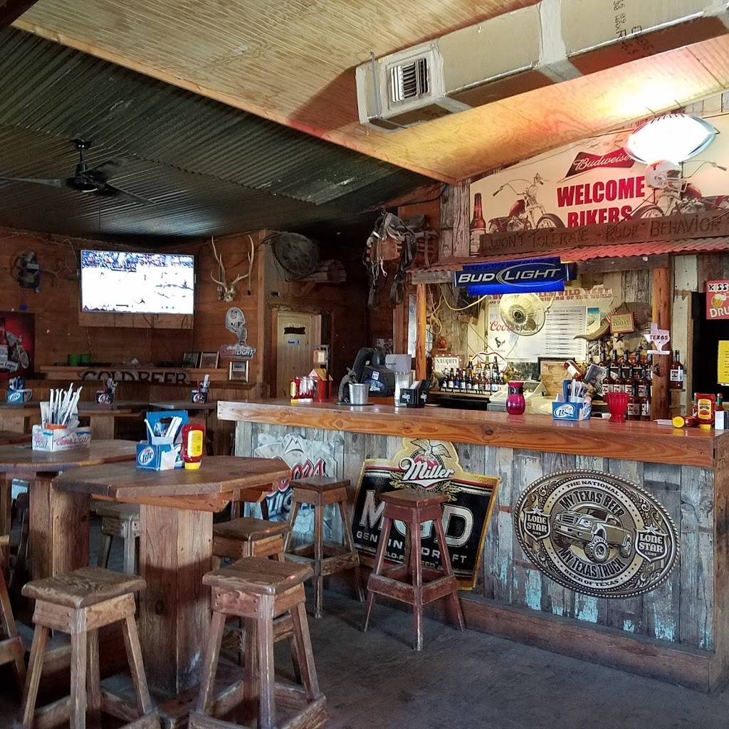 Chickin Coop | restaurant | 402 Main St, Bandera, TX 78003, USA | 8307964496 OR +1 830-796-4496